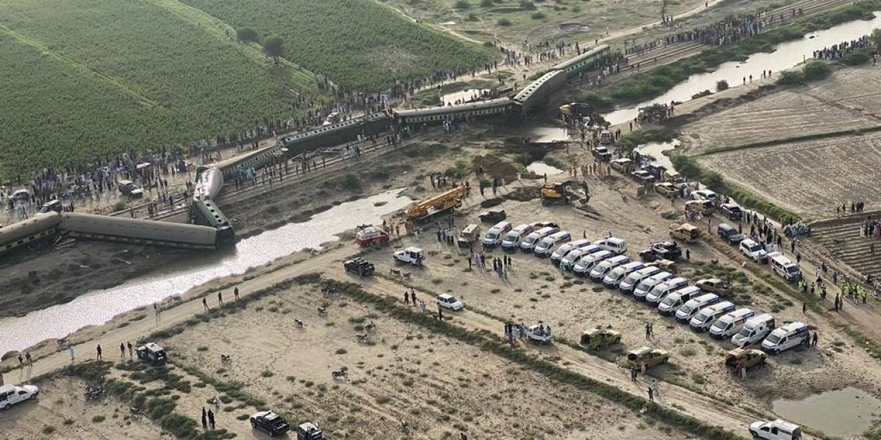 Pakistan’daki Tren Kazasında Can Kaybı 30’a Yükseldi