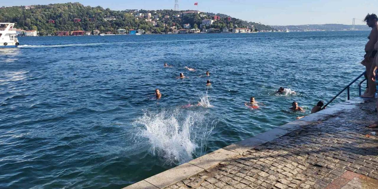 İstanbul’da Sıcaktan Bunalan Vatandaşlar Soluğu Sahilde Aldı