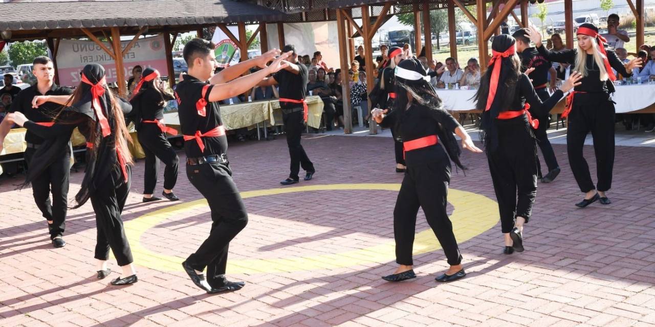 Vali Ergün, Uşak Cemevinde Aşure Etkinliğine Katıldı