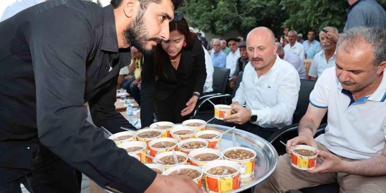 Vali Varol Aşure Etkinliğine Katıldı