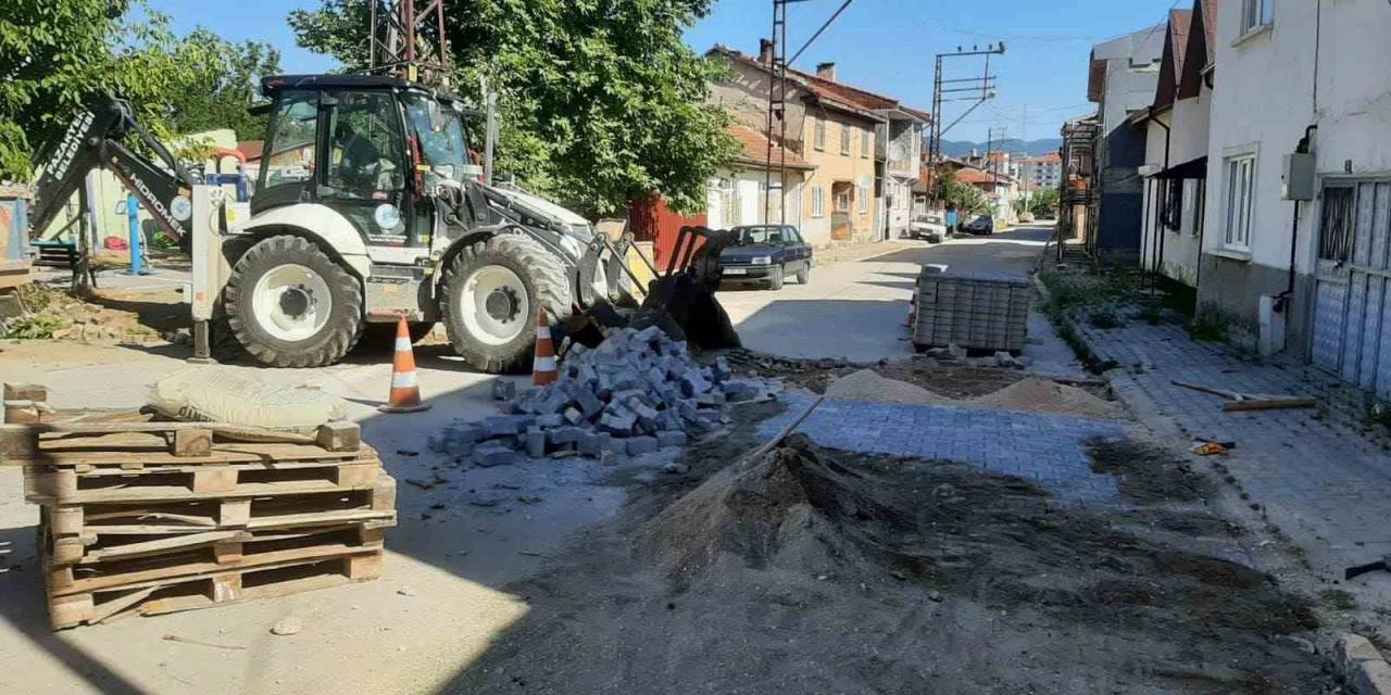 Pazaryeri’nde Kilit Parke Taş Uygulaması