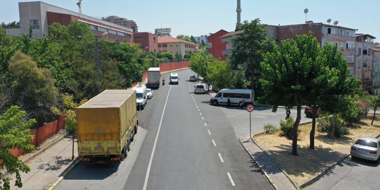 Küçükçekmece’de Asfalt Çalışmaları Aralıksız Sürdürülüyor