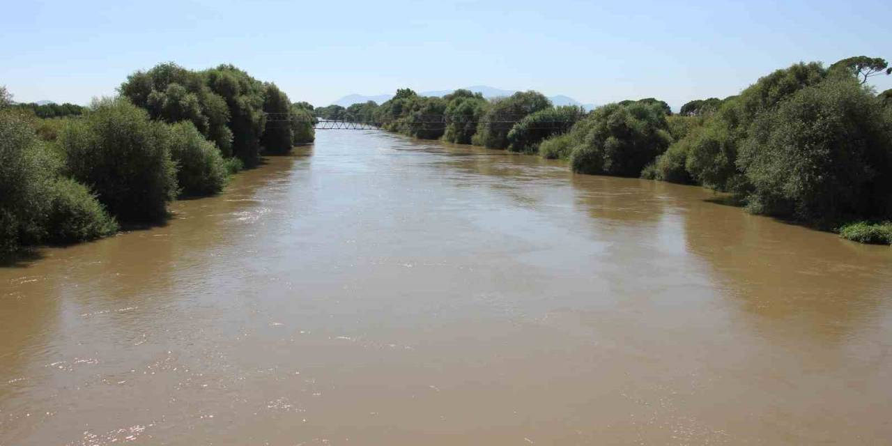 Menderes Nehri’ndeki Su Seviyesi Üreticileri Memnun Ediyor