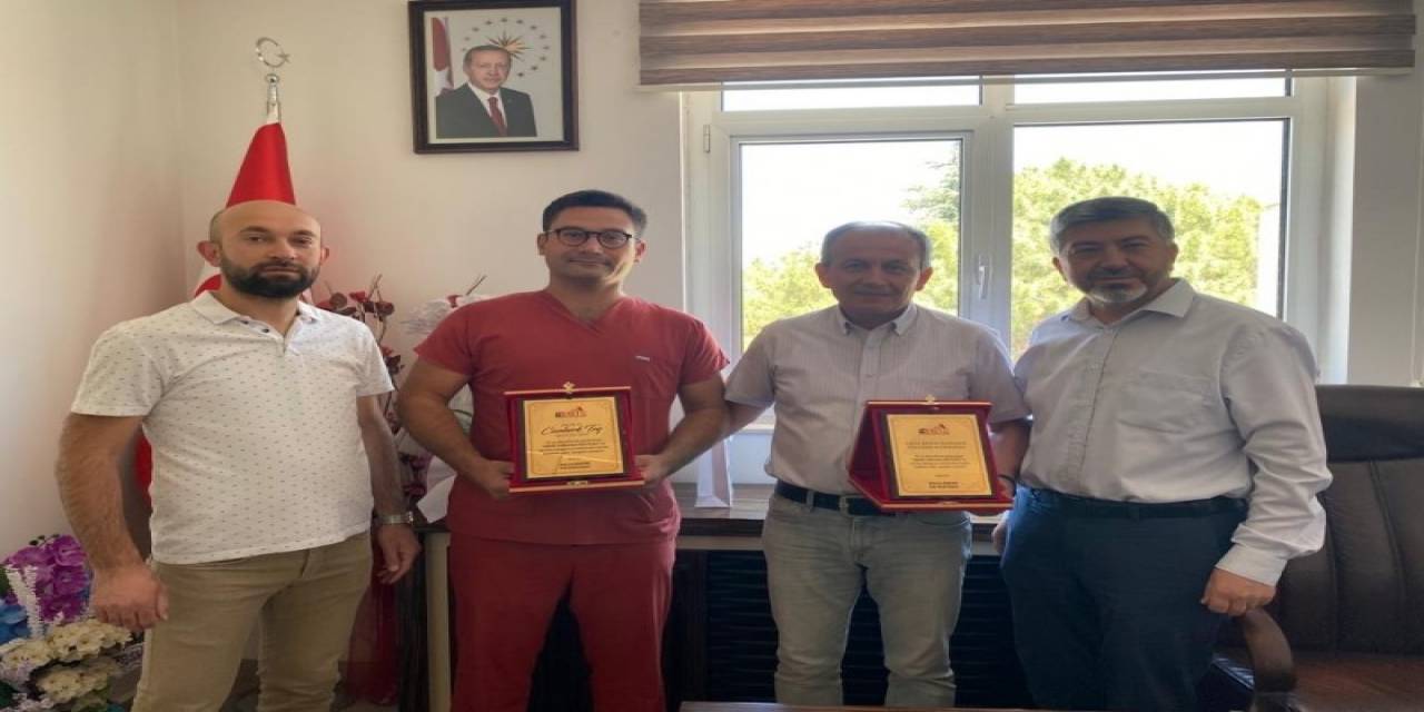 Başkan Akçadurak, Gediz Devlet Hastanesi Çalışanlarına Teşekkür Etti