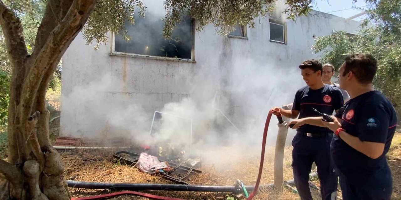Yangında Evi Küle Döndü, “mal Her Zaman Alınır Can Alınmaz” Dedi