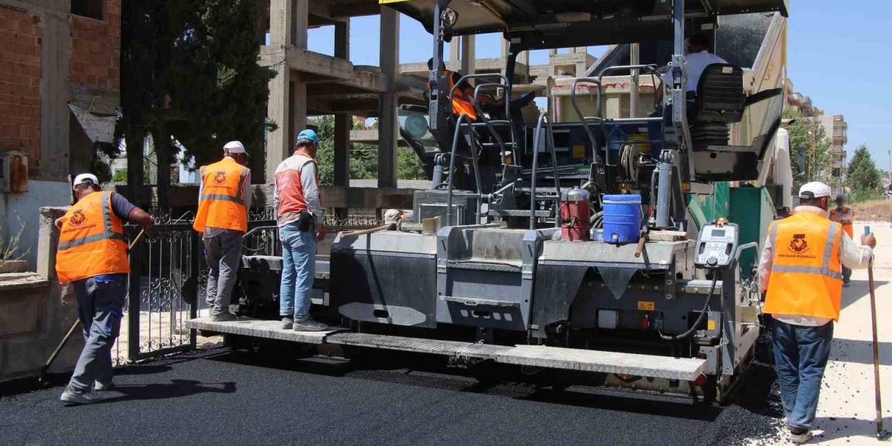 Haliliye’de Sıcak Asfalt Çalışmaları Devam Ediyor