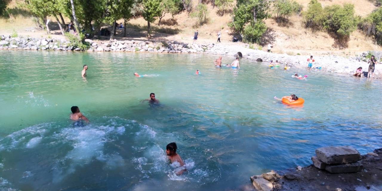 Sıcaktan Bunalanlar Soluğu Tağar Çayı’nda Aldı