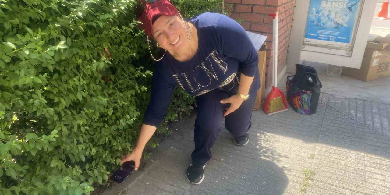Yolda Yürürken Piyasa Değeri 38 Bin Tl’lik Telefon Buldu