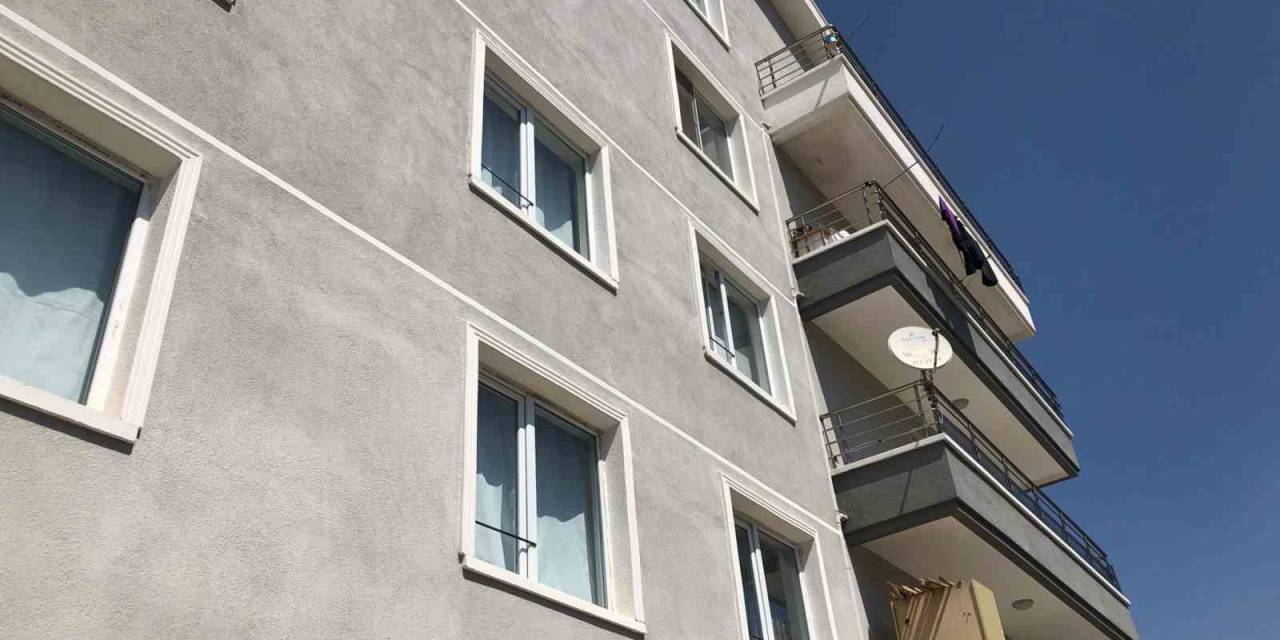 Pencereden Düşen 2 Yaşındaki Kız Çocuğu Hayatını Kaybetti