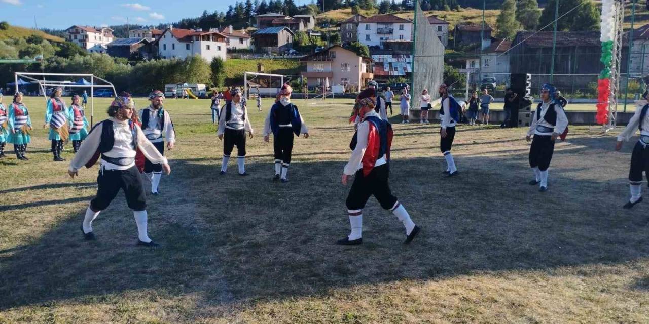 İnegöl Halk Dansları Topluluğu Festival Turnesinde