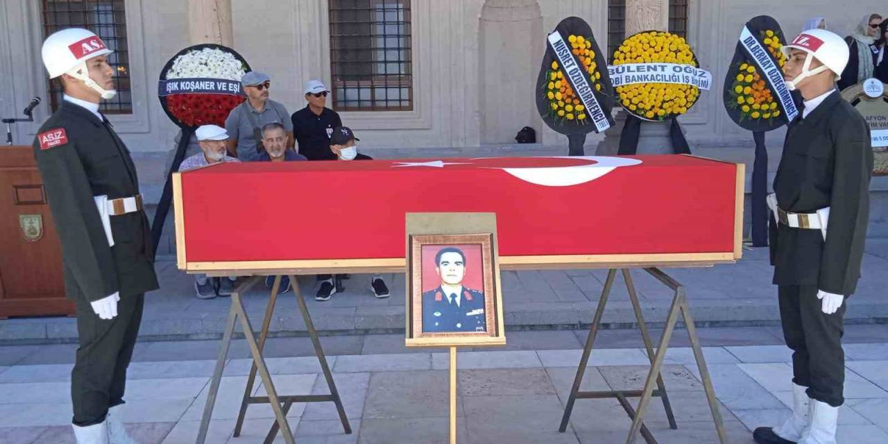 Vefat Eden Emekli Tümgeneral Özdeğirmenci Toprağa Verildi