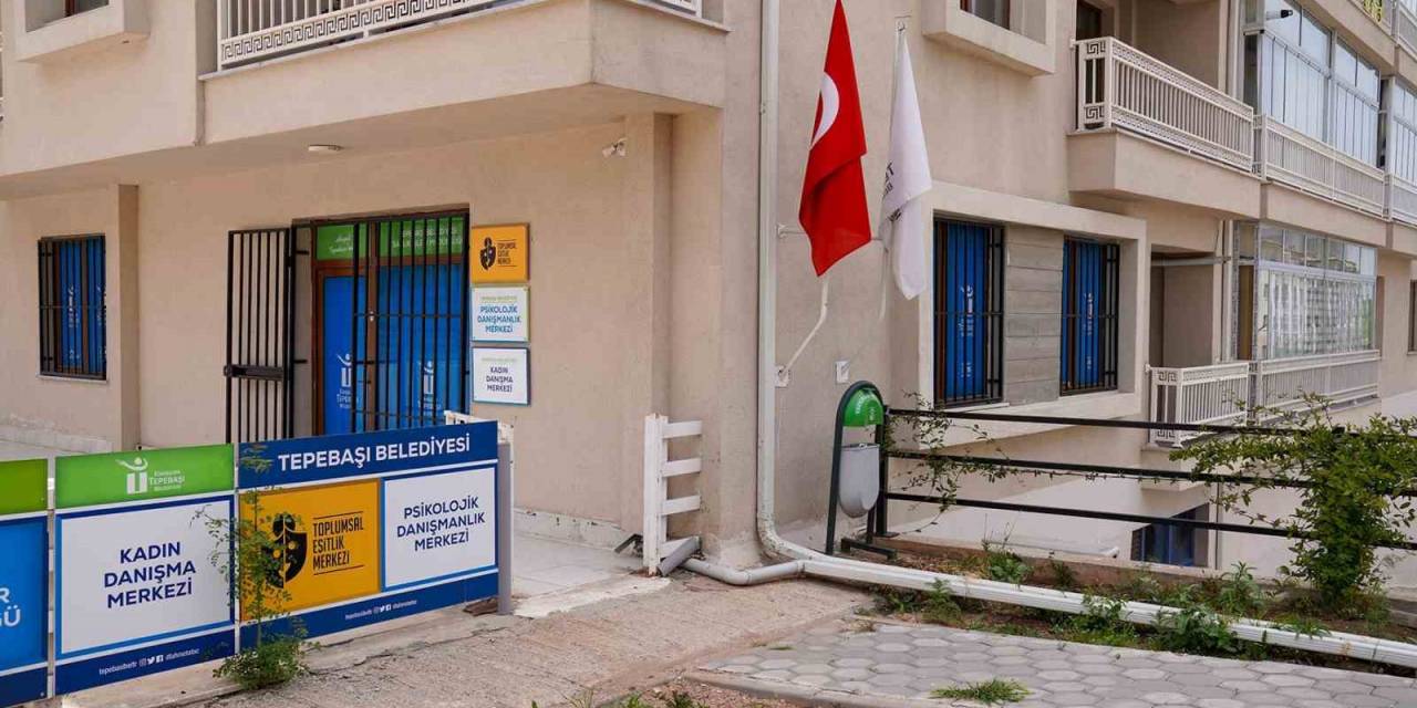 Kadınlar Haklarını Öğreniyor