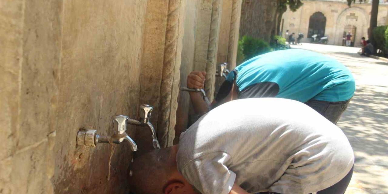 Kavurucu Sıcak Şanlıurfa’yı Etkisi Altına Aldı