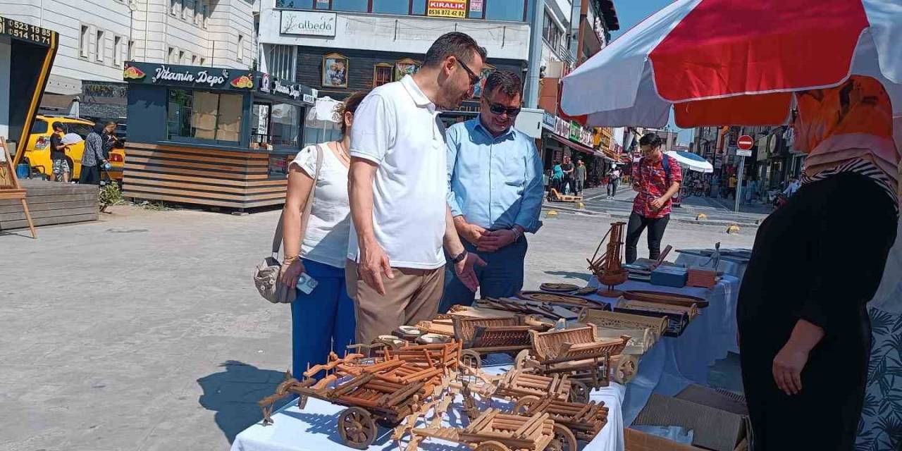 Sanatçı Kadınlar Göz Kamaştırdı