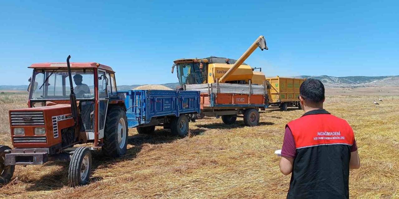 Akdağmadeni’nde Biçerdöverler Dane Kaybına Karşı Kontrol Ediliyor