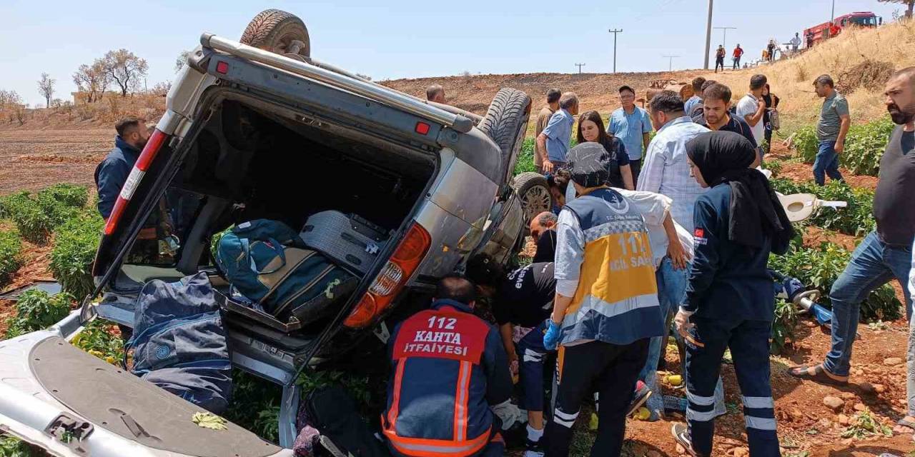 Adıyaman’da Hafif Ticari Araç Şarampole Düştü: 2’si Ağır 5 Yaralı