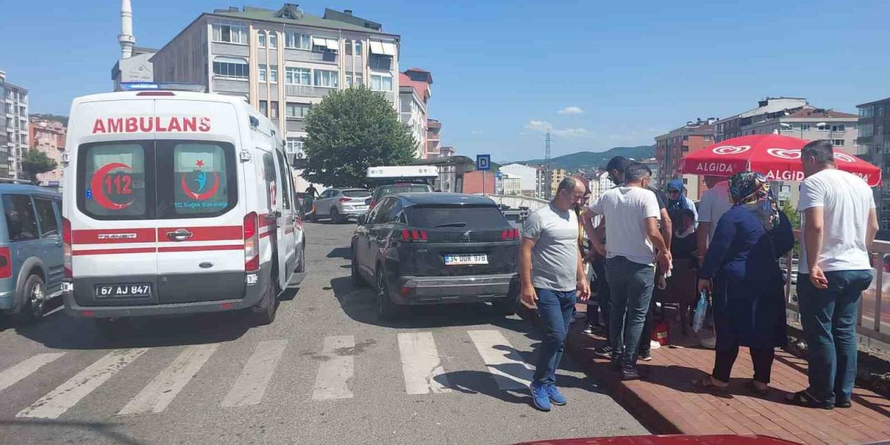 Kdz.ereğli’de Otomobil İle Motosiklet Çarpıştı: 2 Yaralı