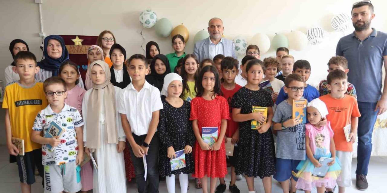 Canik’te Kur’an Okumayı Öğrenen Öğrencilere Hediye