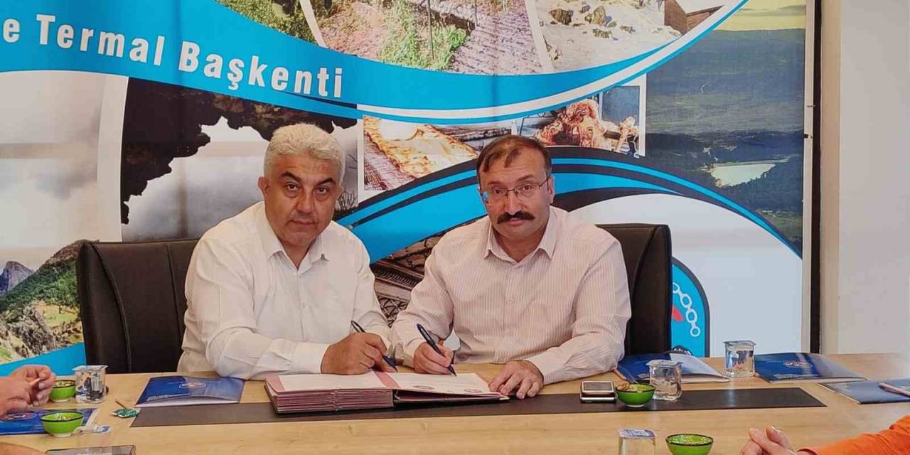 Emet Ve Hisarcık İlçe Belediyeleri Arasında İş Birliği Protokolü İmzalandı