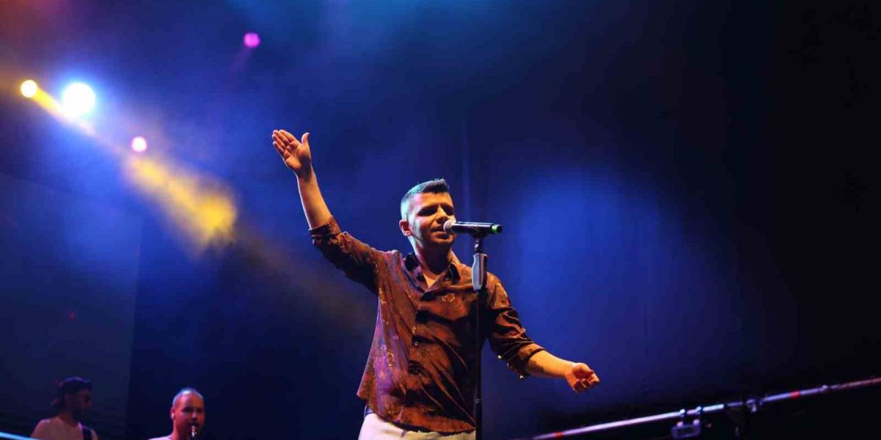 Bilal Sonses’ten Muhteşem Sahne