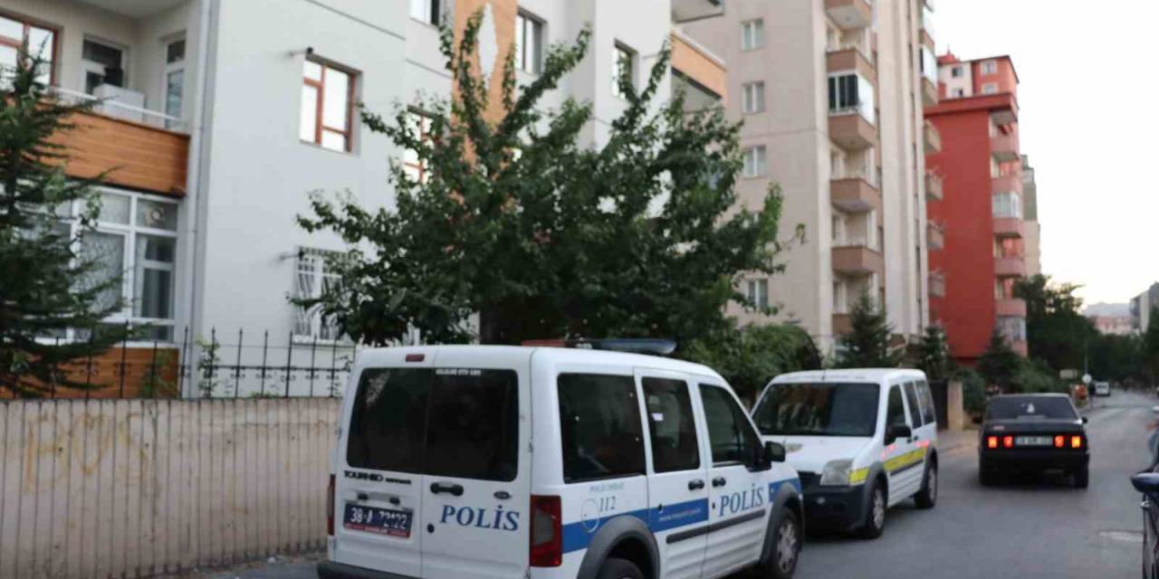 80 Yaşındaki Kadın Evinde Ölü Bulundu