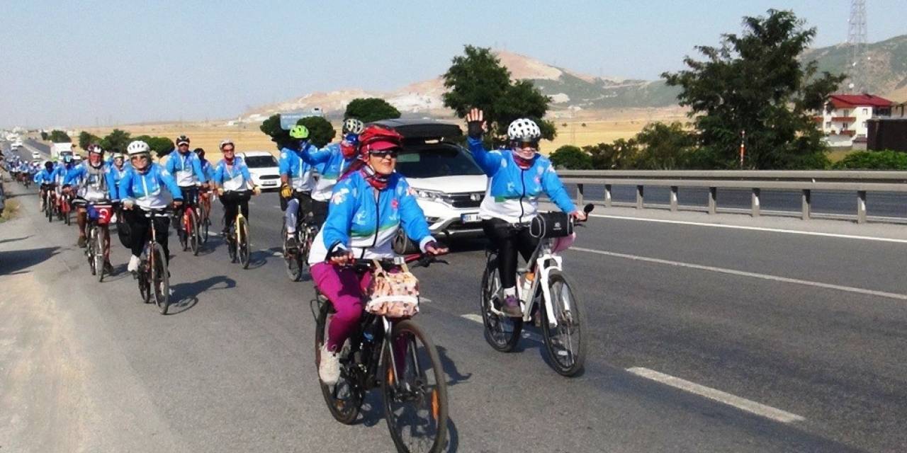 Van Gölü İçin Pedal Çeviren Bisiklet Tutkunları Bitlis’e Ulaştı