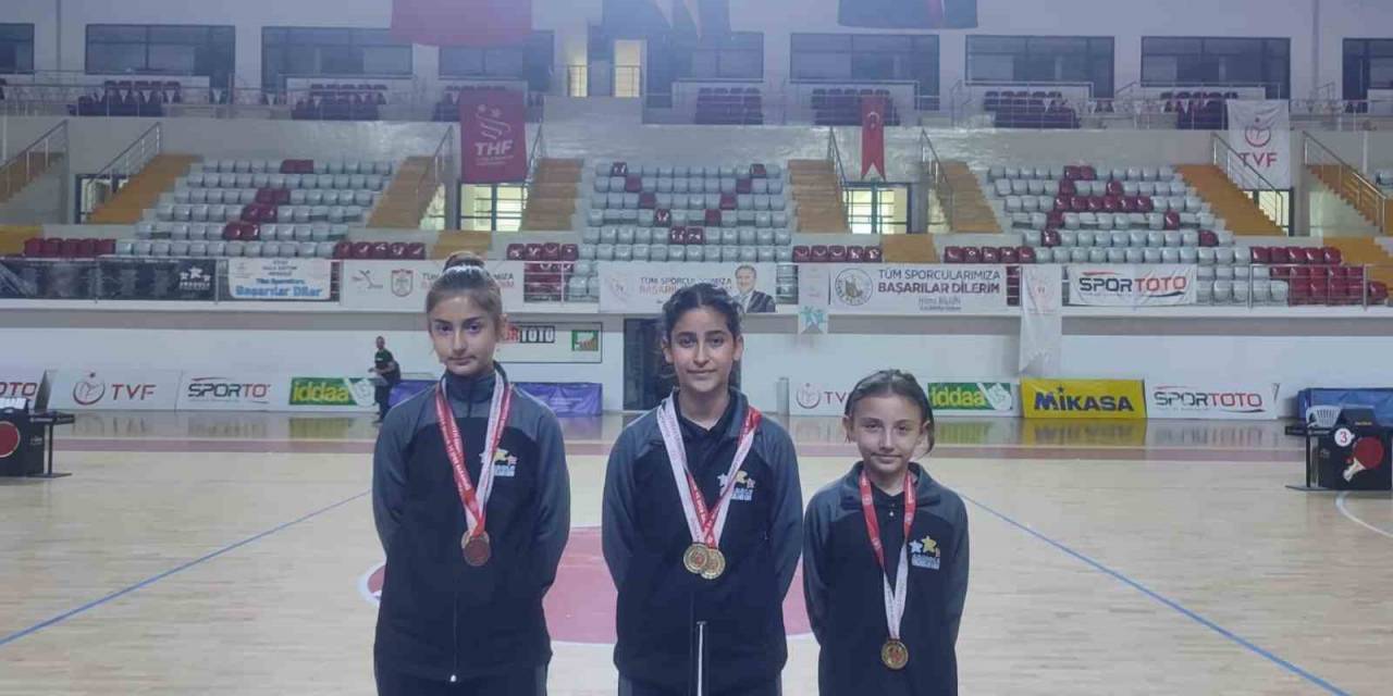 Kayseri Kız Takımı, Masa Tenisi Yarı Finalinde