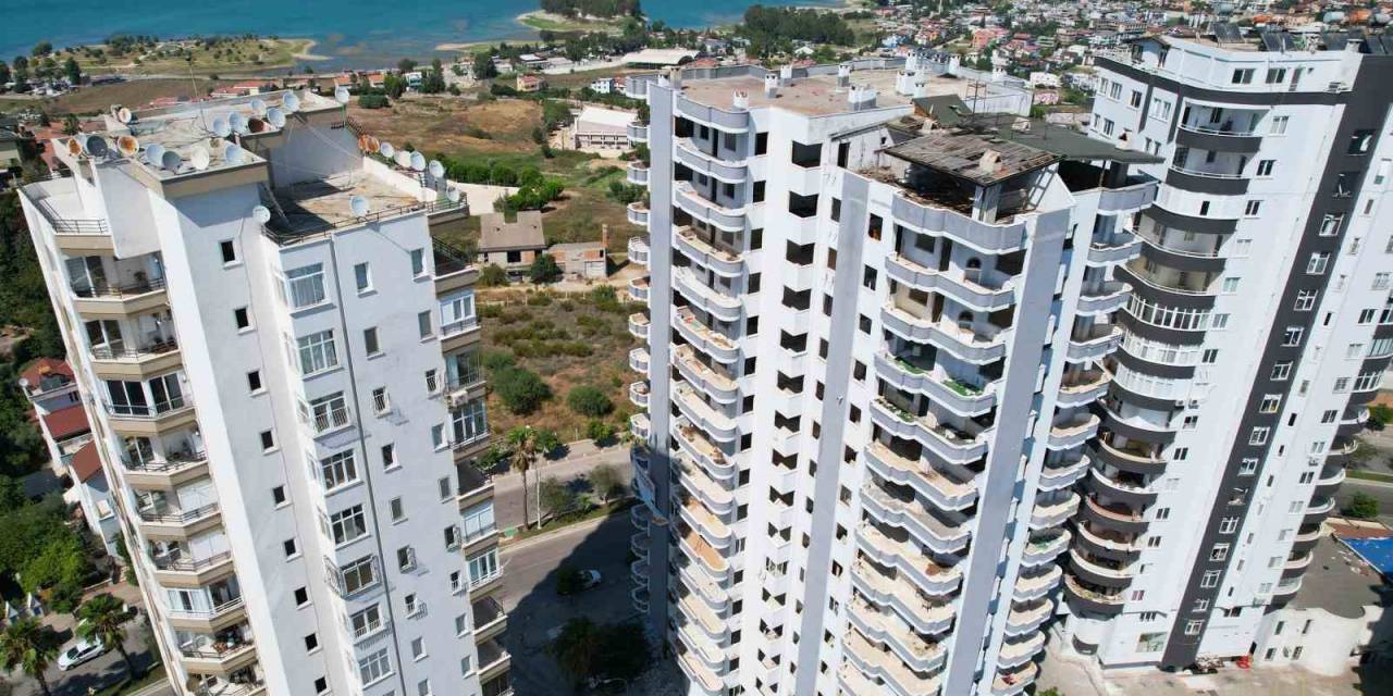 Göl Manzaralı ‘orta Hasarlı’ Milyonluk Dairelerde Belirsizlik Sürüyor