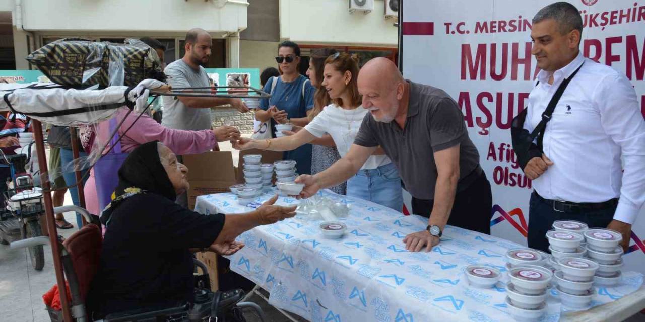 Mersin’de 13 İlçede Aşure İkram Edildi