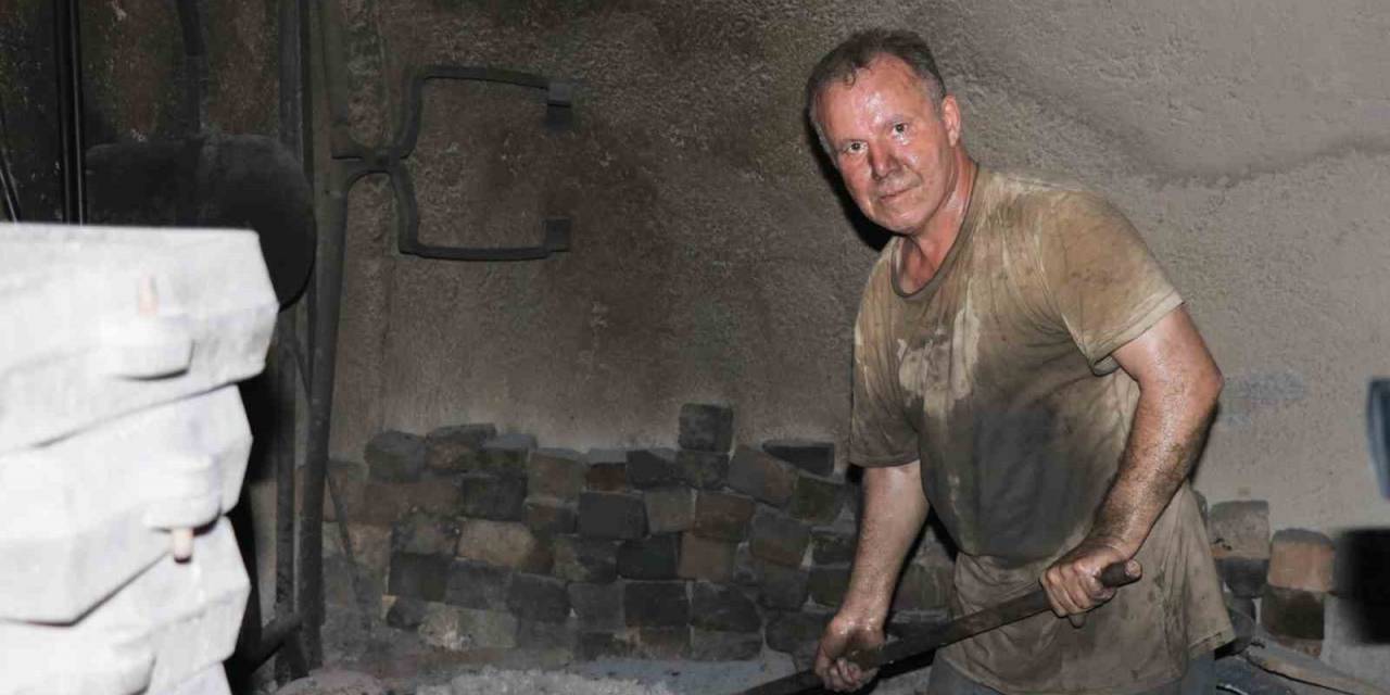 Sıcaklık Bin 200 Dereceye Kadar Çıkıyor: Döküm Ustalarının Zor Mesaisi