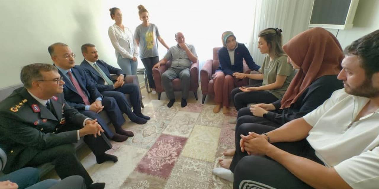 Şehidin Şahadet Belgesi Ailesine Teslim Edildi