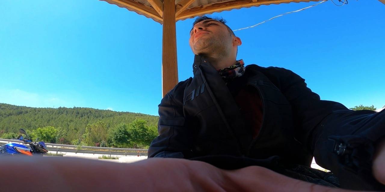 Trafik Polisinden Önce Ceza, Sonra Teselli Öpücüğü