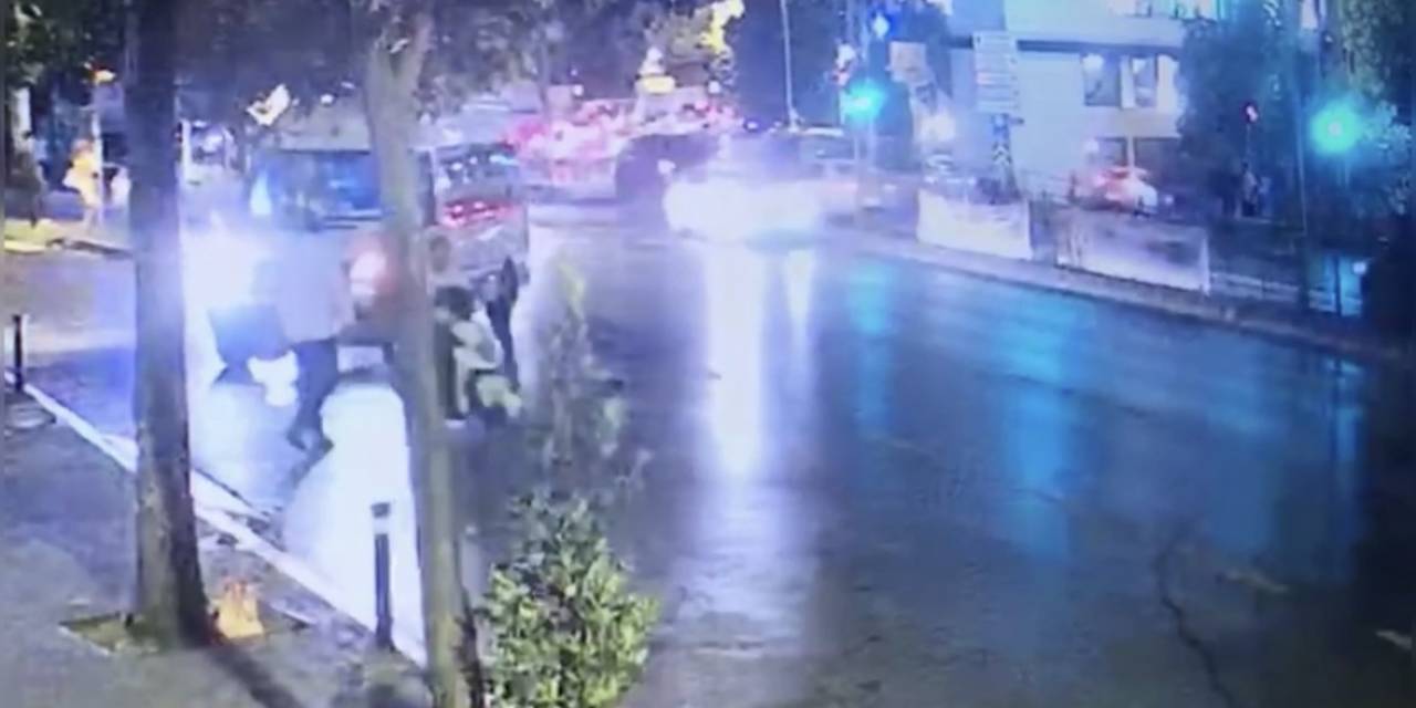Beyoğlu’nda 11 Kişiyi Kapkaç Yapan Şahıs Kamerada: Son İşinde Yakalandı