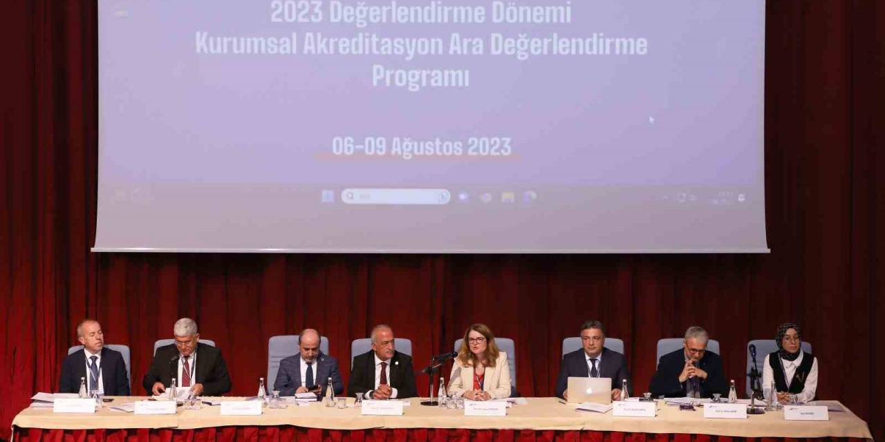 Yükseköğretim Kalite Kurulu Değerlendirme Takımı Atatürk Üniversitesinde