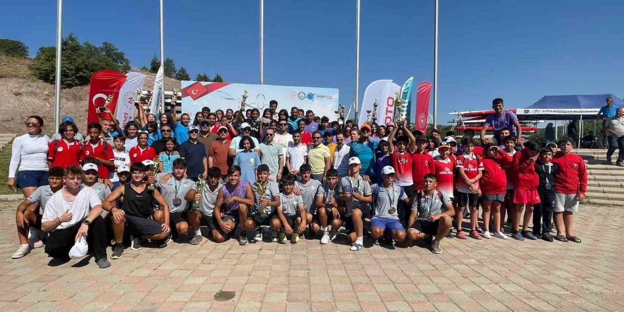 Bursa Büyükşehir Belediyespor Kanocuları Eskişehir’de 33 Madalya 3 Kupa Kazandı