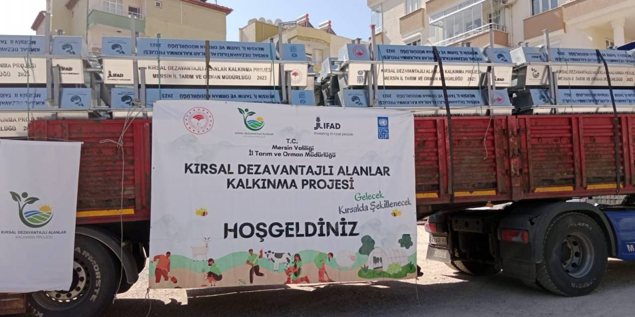 Mersin’in Mut İlçesine 42 Hayvan Sulama Teknesi Dağıtıldı