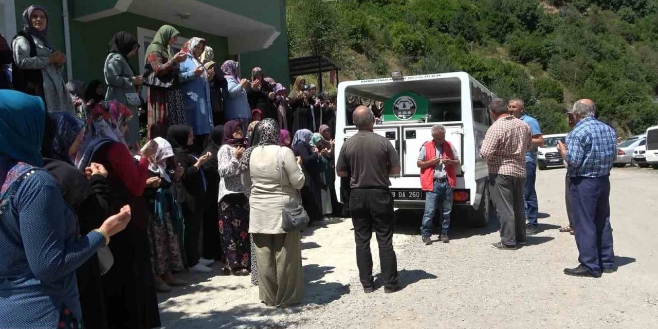 “o Ölürse Ben De Ölürüm” Dediği Eşiyle Yan Yana Defnedildi