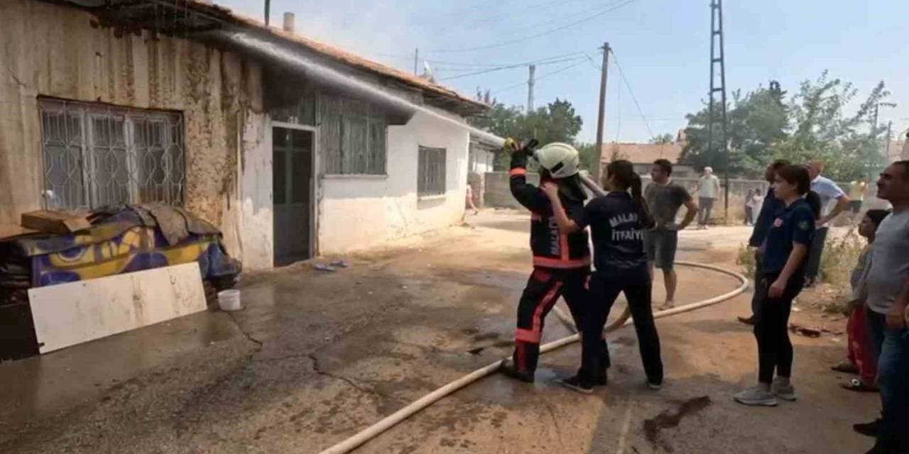 Tek Katlı Evde Çıkan Yangın Korkuttu