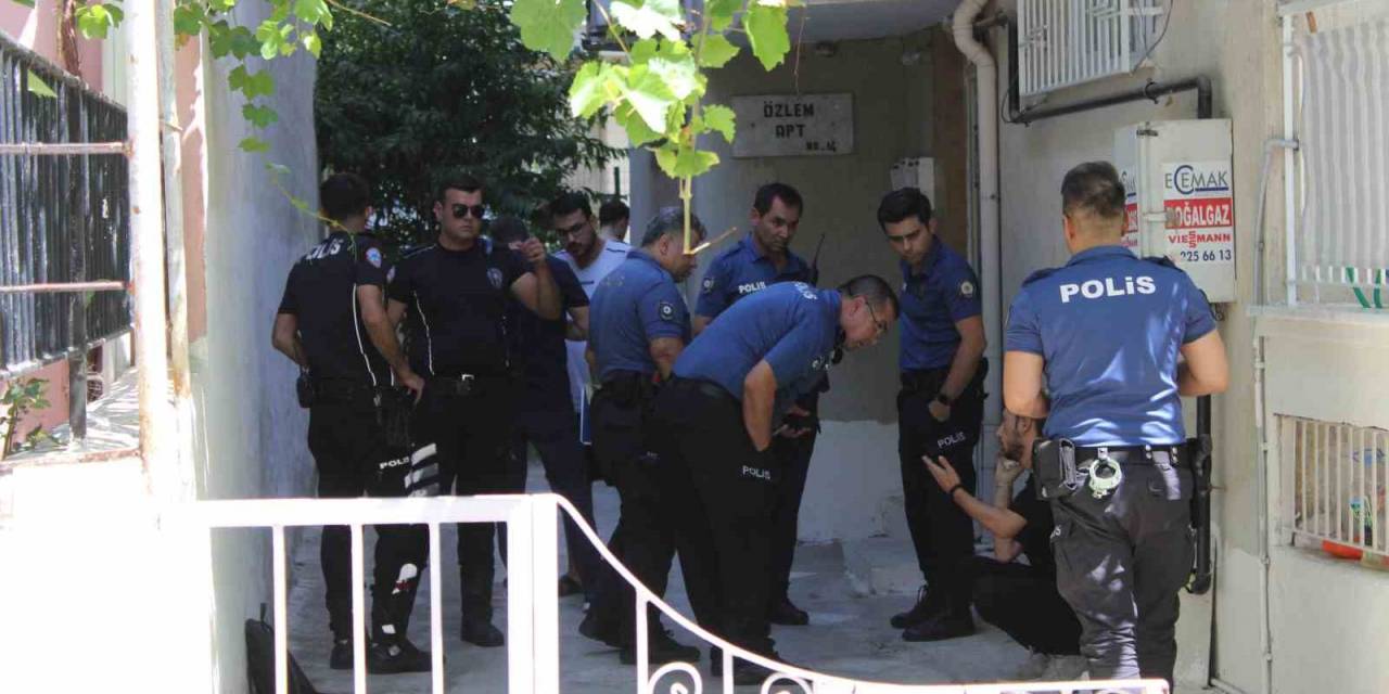 Yüksek Lisans Öğrencisi Evinde Ölü Bulundu