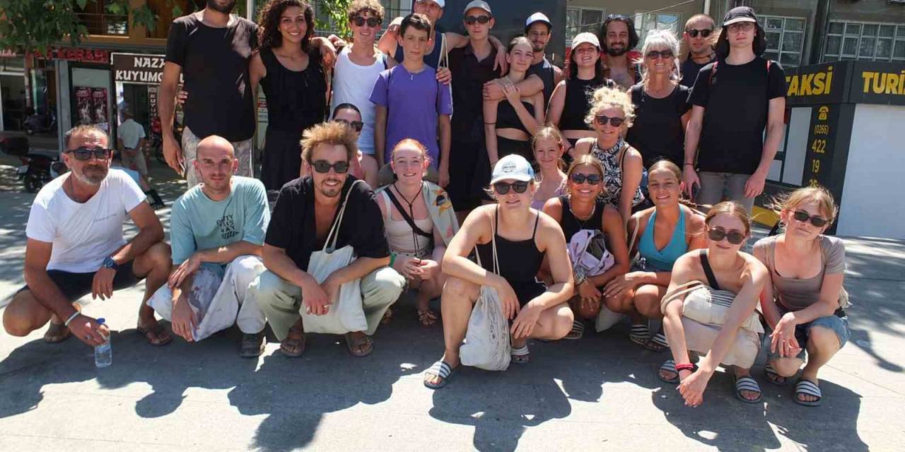 İsviçreli Gençler Burhaniye’ye Hayran Kaldı