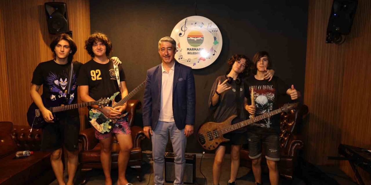 Belediye Gençler İçin Ses Kayıt Stüdyosu Kurdu