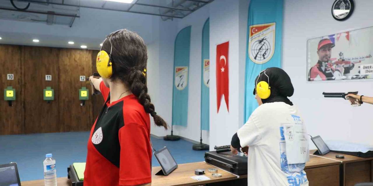 Elazığ’da Havalı Silahlar Yıldızlar Yarışması Sona Erdi