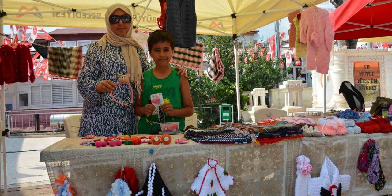 Üretici Kadın Stantları Çamlıyayla’da Kuruldu