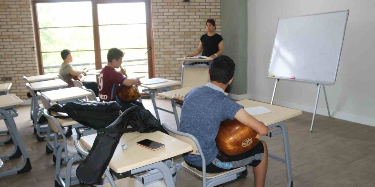 Akçaabat’ta Sanat Akademisi Açıldı