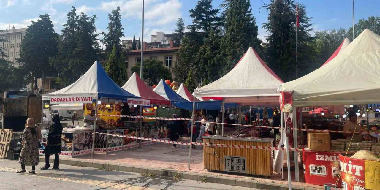 Bilecik’te Kurulan Yöresel Ürünler Panayırı Tepkiler Üzerine Kaldırılıyor