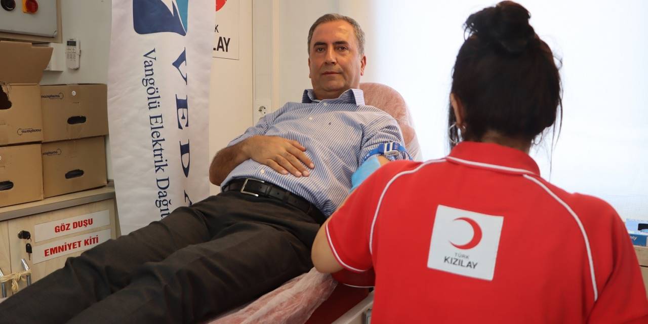 Vedaş Çalışanlarından Kan Bağışı