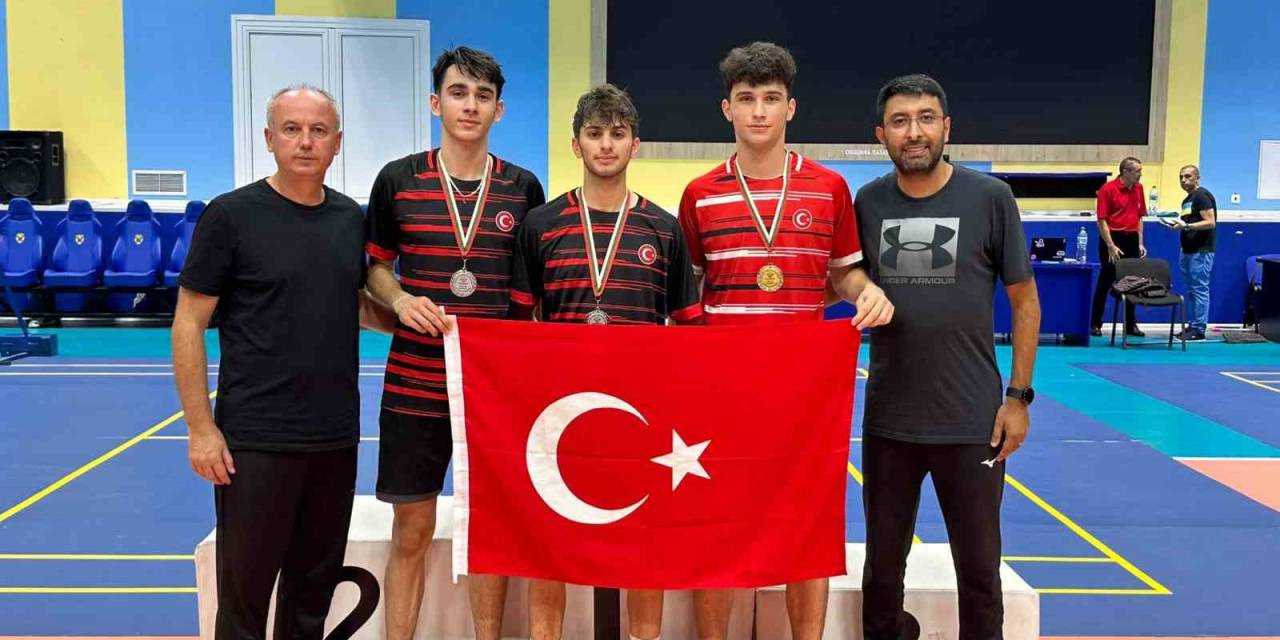 Badmintonda Madalya Avı