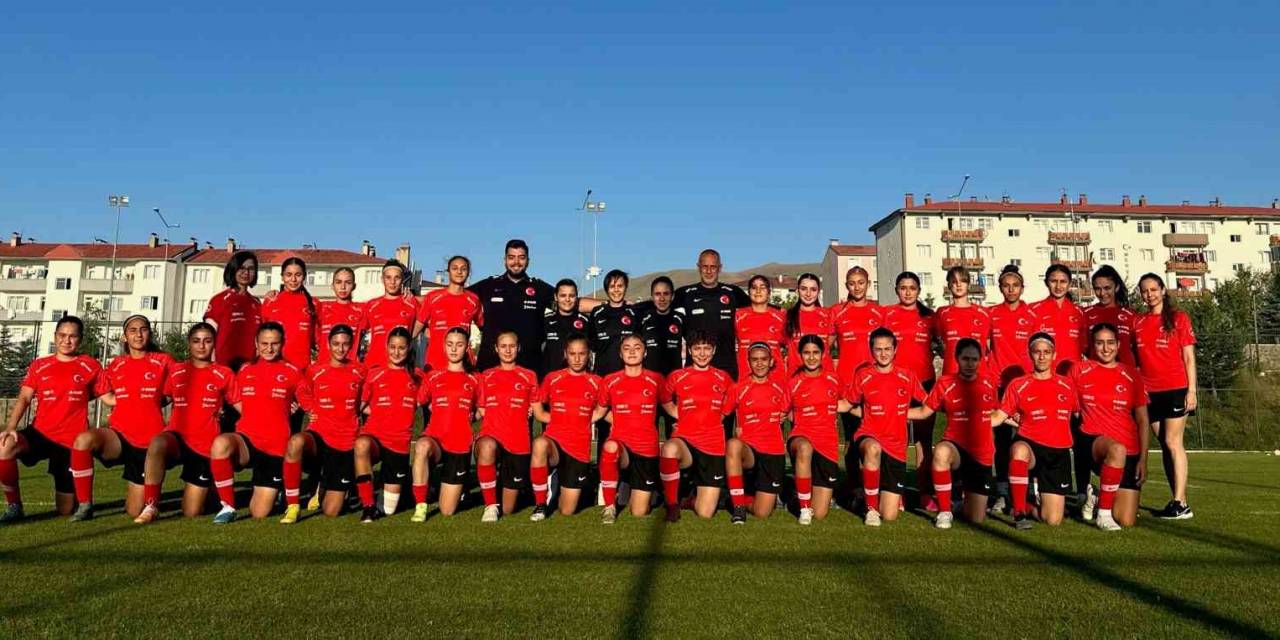 U19 Ve U17 Kız Milli Takımları Erzurum’da Hazırlanıyor