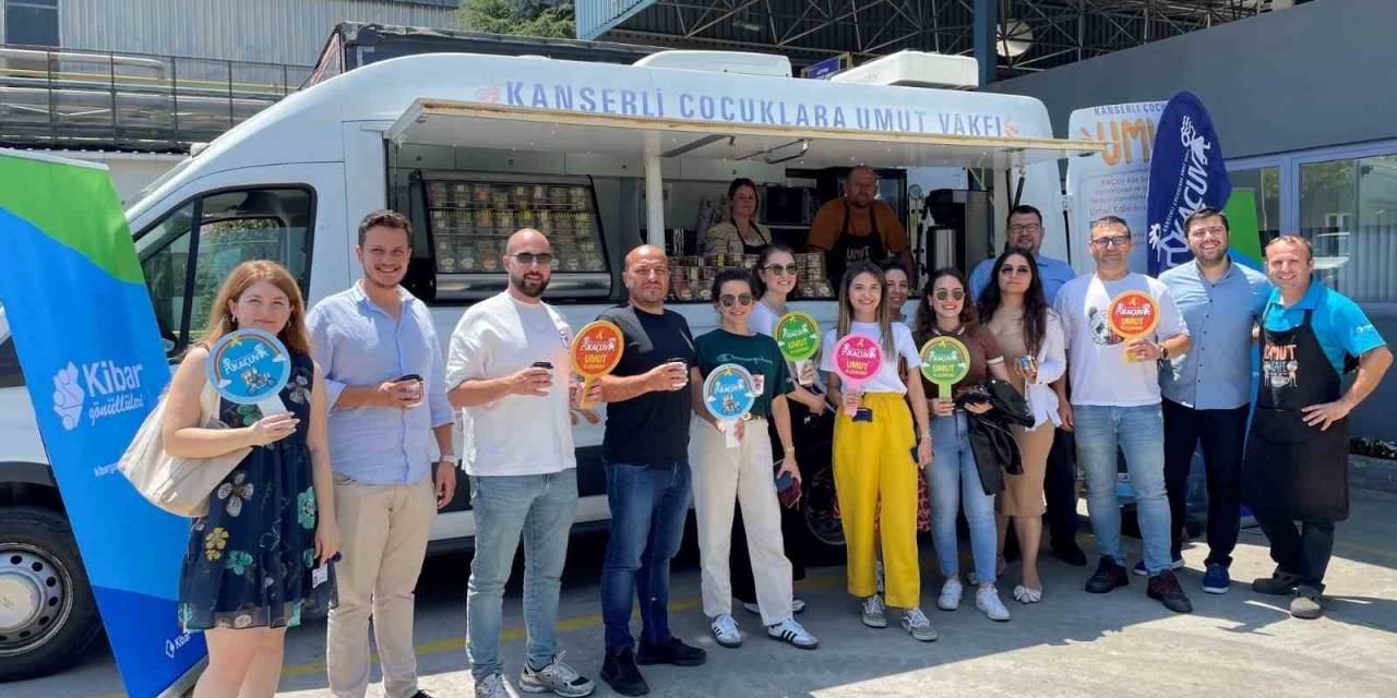 Kibar Gönüllüleri Kaçuv’la Kanserli Çocuklara Umut Oluyor