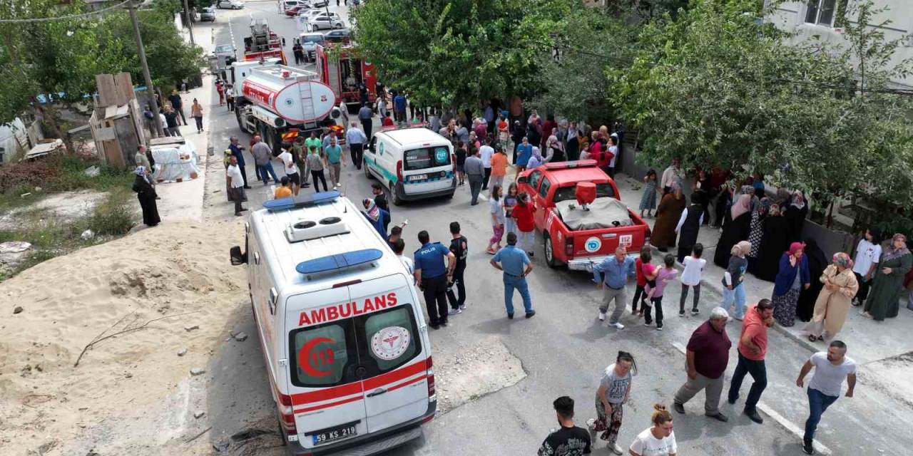 Gecekonduda Korkutan Yangın: Yangında Tartışma Çıktı 2 Gözaltı